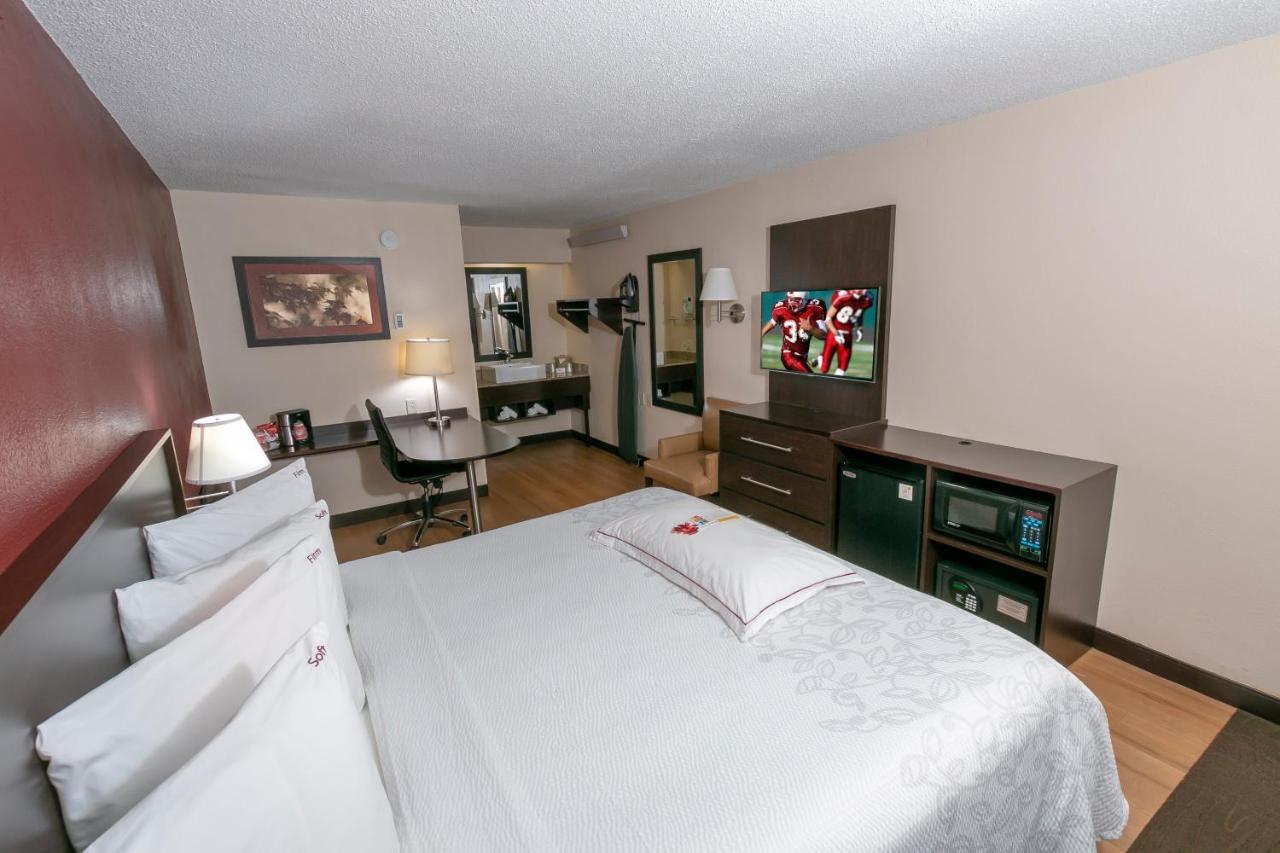 Red Roof Inn Plus+ Atlanta - Buckhead Druid Hills Buitenkant foto