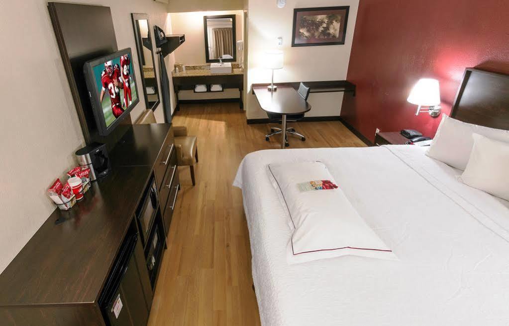 Red Roof Inn Plus+ Atlanta - Buckhead Druid Hills Buitenkant foto